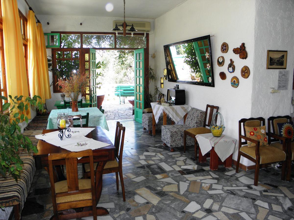 Katerina'S Apartment Plomari Extérieur photo